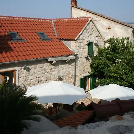 By The Sea Apartment Vrboska