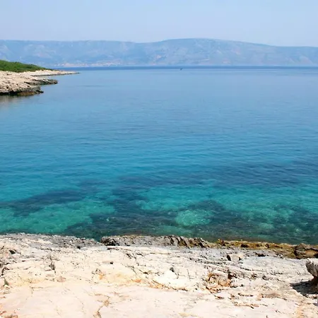 Lägenhet By The Sea Vrboska