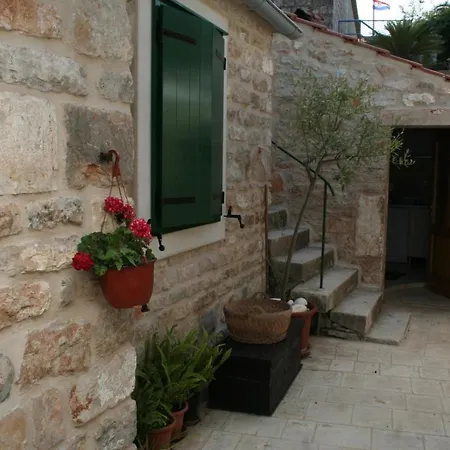 Apartment By The Sea *