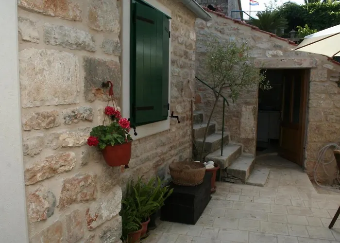 Apartment By The Sea *